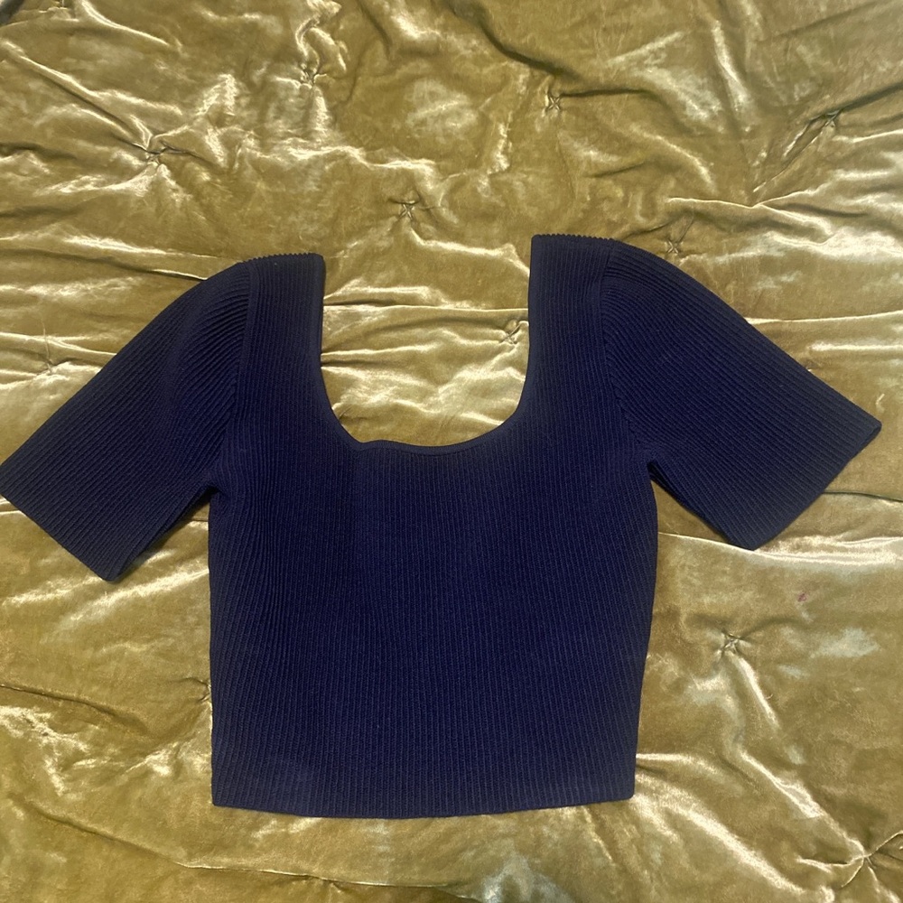 Aritzia / Babaton Contour Scoop Neck Tee